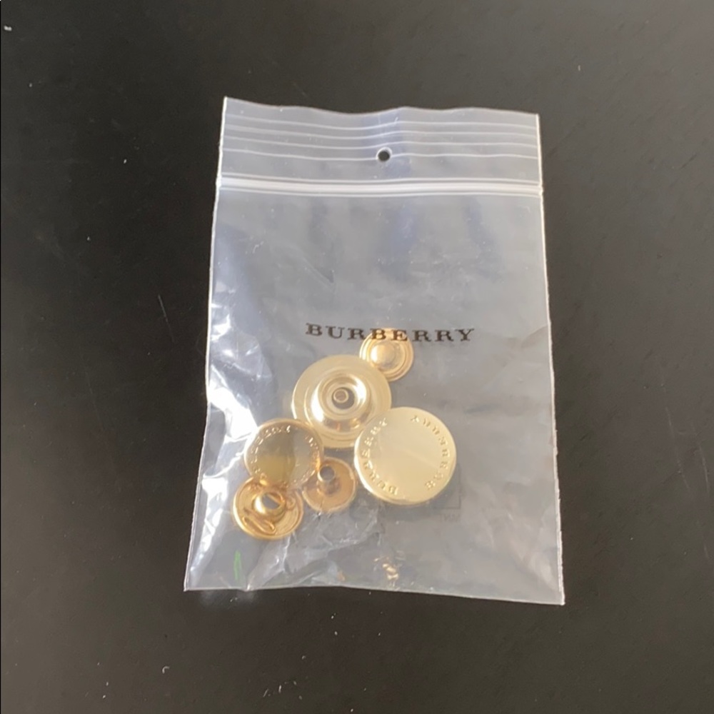 Burberry Gold Metal Buttons Set